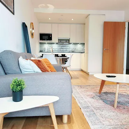 A Charming 2 Bedroom Flat